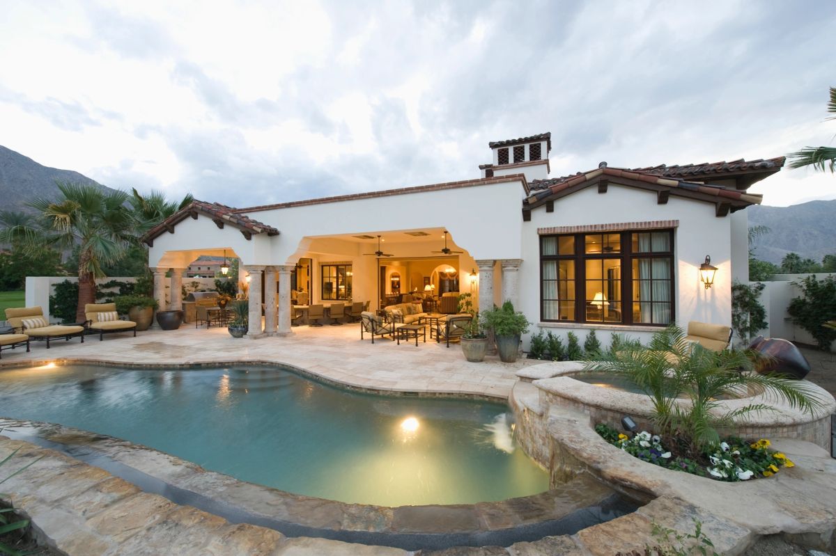 Hawaii home with pool at dusk